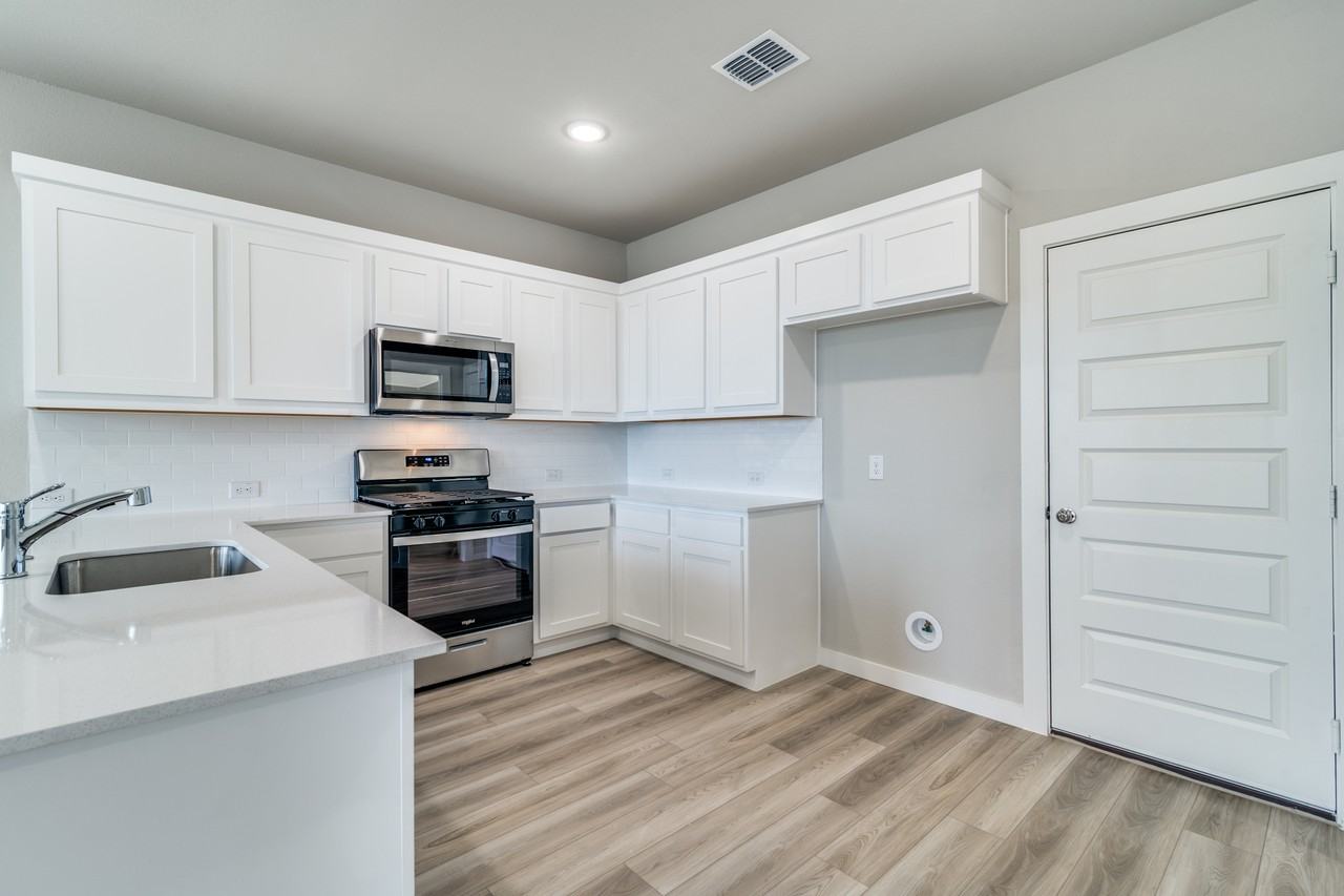 2717 Green River Rd #1 - Photo 6 of 30