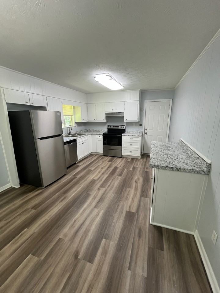 7299 Indian Hill Trl #1 - Photo 4 of 8