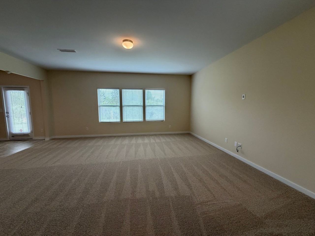 1328 Shaw Ave - Photo 6 of 25