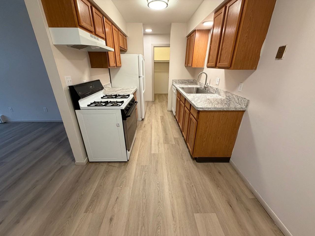 1680 Shawano Ave - Photo 5 of 20