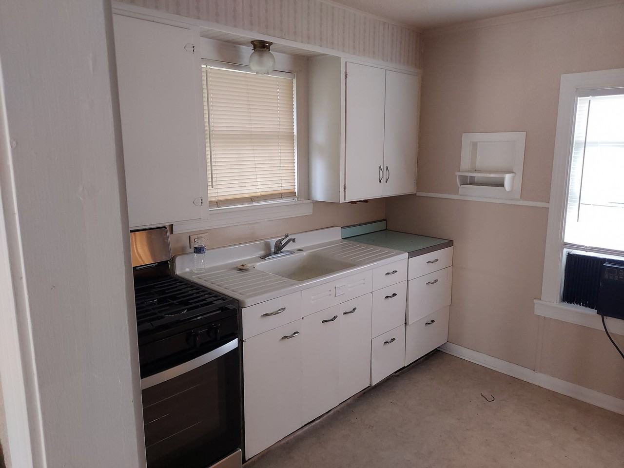 3211 Maple Ave #1 - Photo 2 of 8