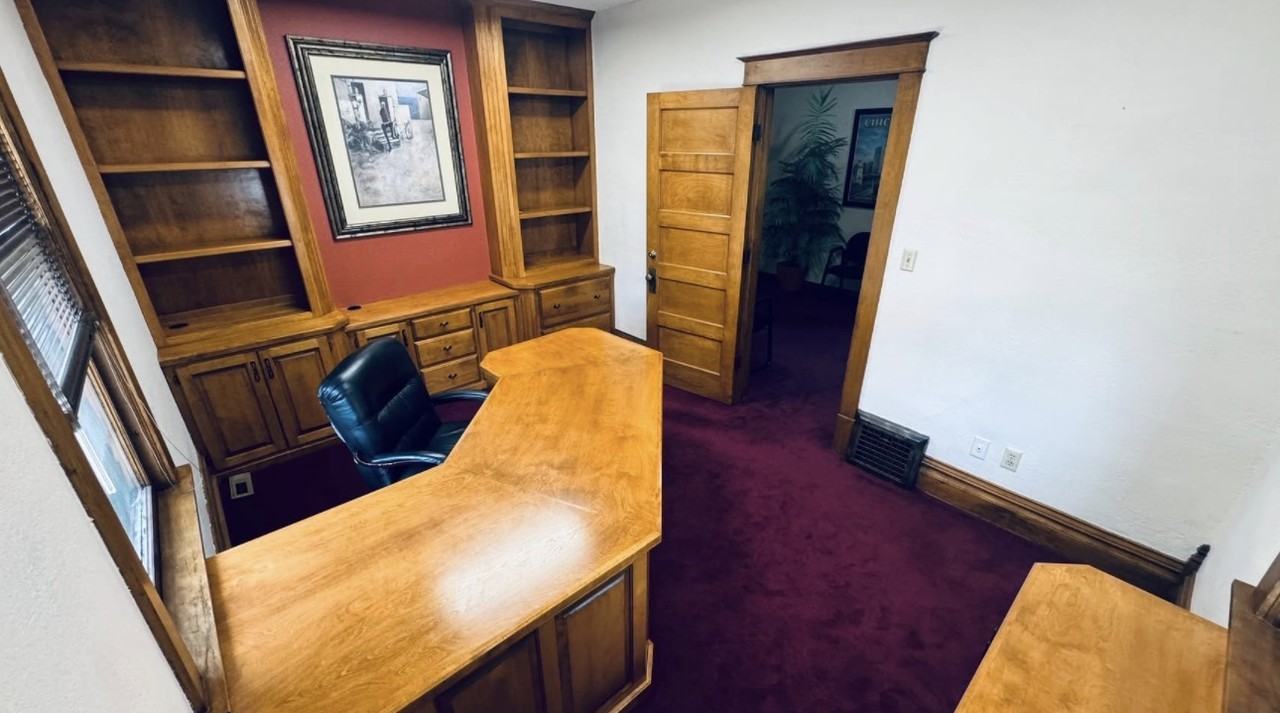 222 Monroe St - Photo 2 of 12