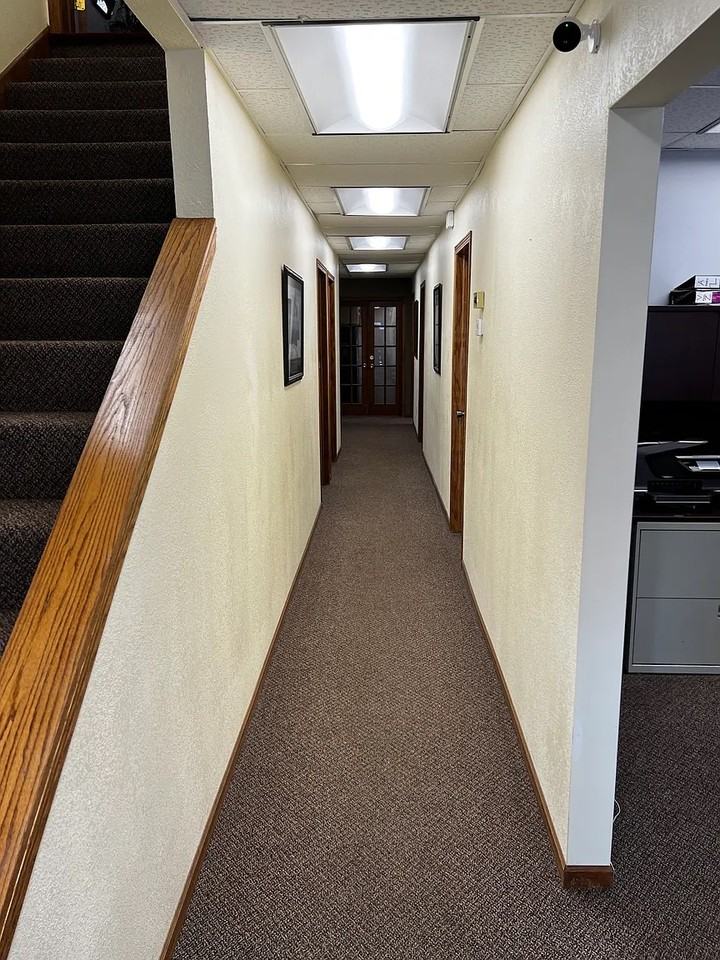 222 Monroe St - Photo 7 of 12