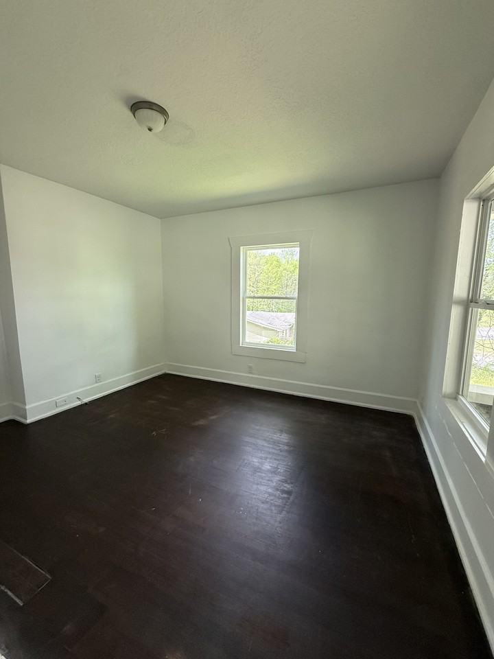 1401 9th Ave #1 - Photo 4 of 8