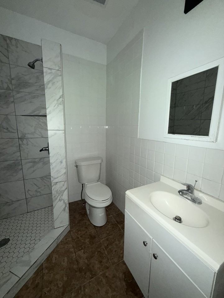 1401 9th Ave #1 - Photo 7 of 8