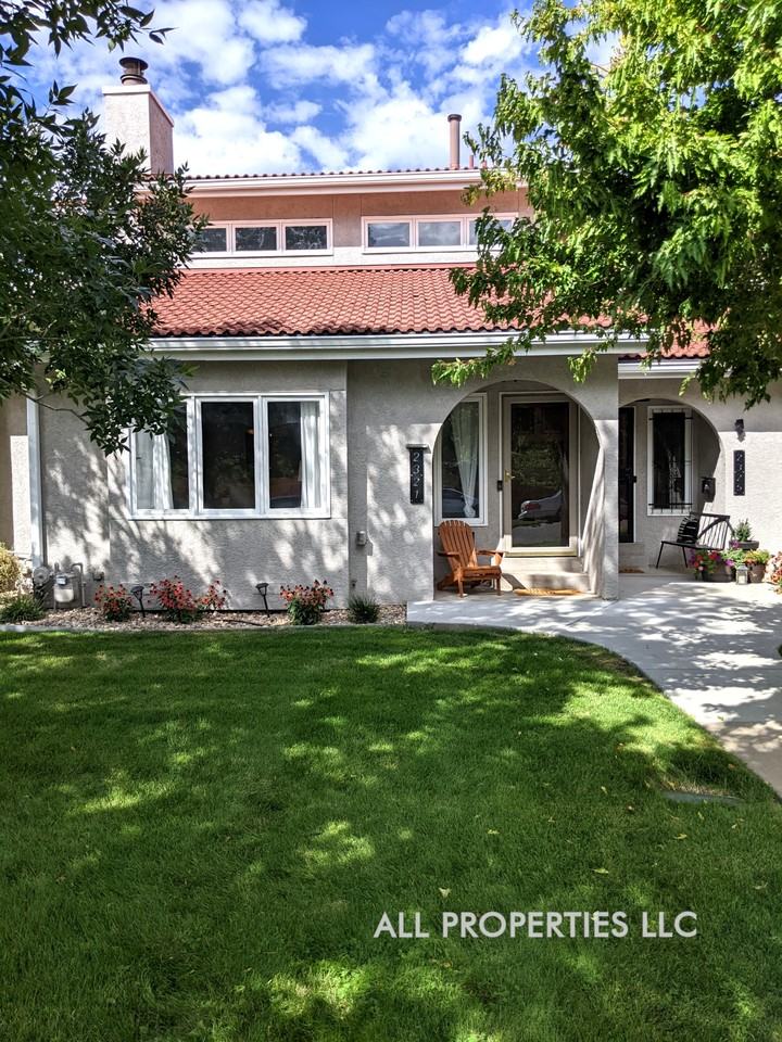 2321 Perry St #1 - Photo 5 of 38