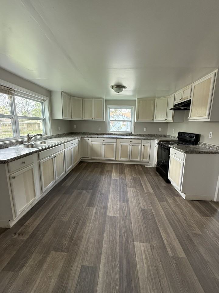 3100 Avenue J #1 - Photo 3 of 8