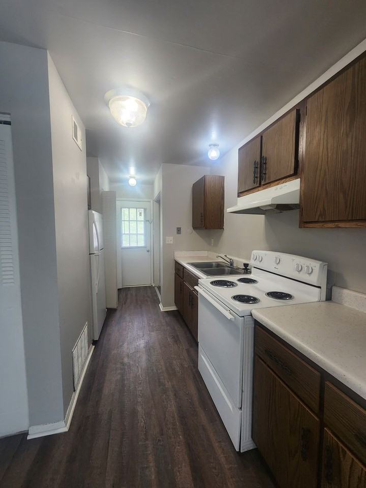 4701 Lakeside Dr - Photo 4 of 6