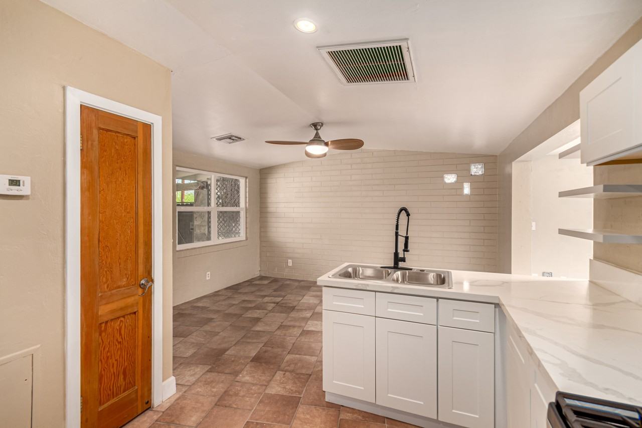 350 E Kelso St #1 - Photo 5 of 21