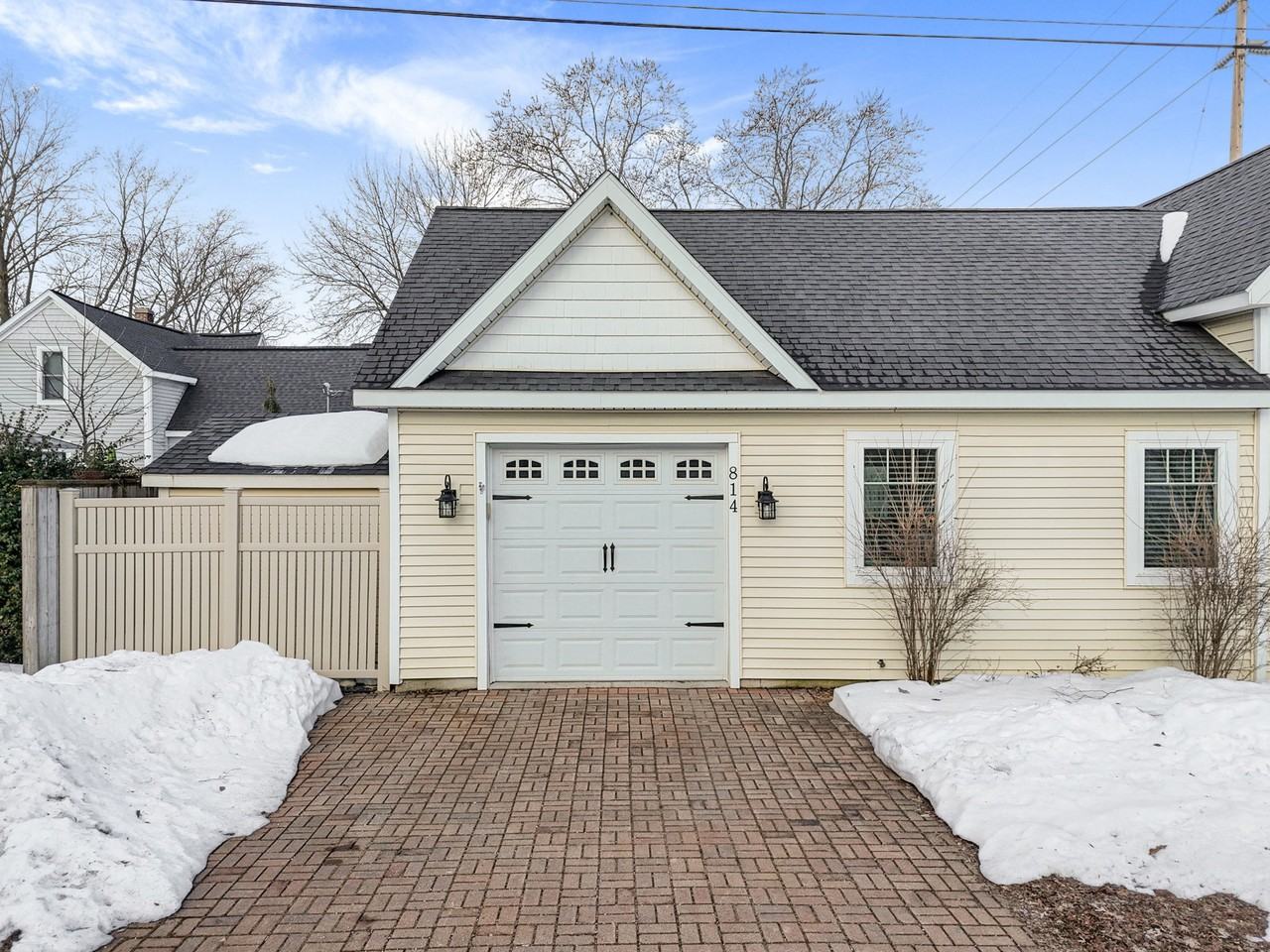 814 Locust St #1 - Photo 3 of 41