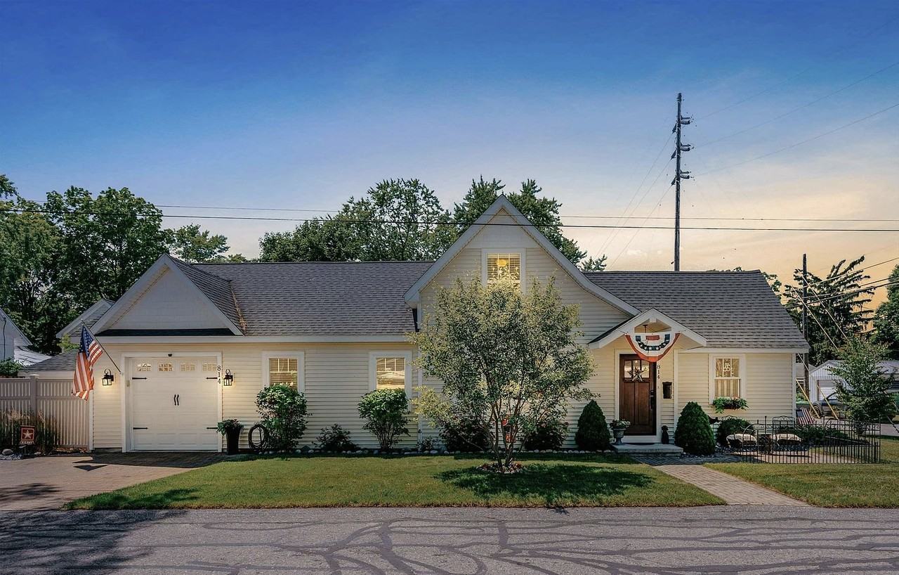 814 Locust St #1 - Photo 4 of 41