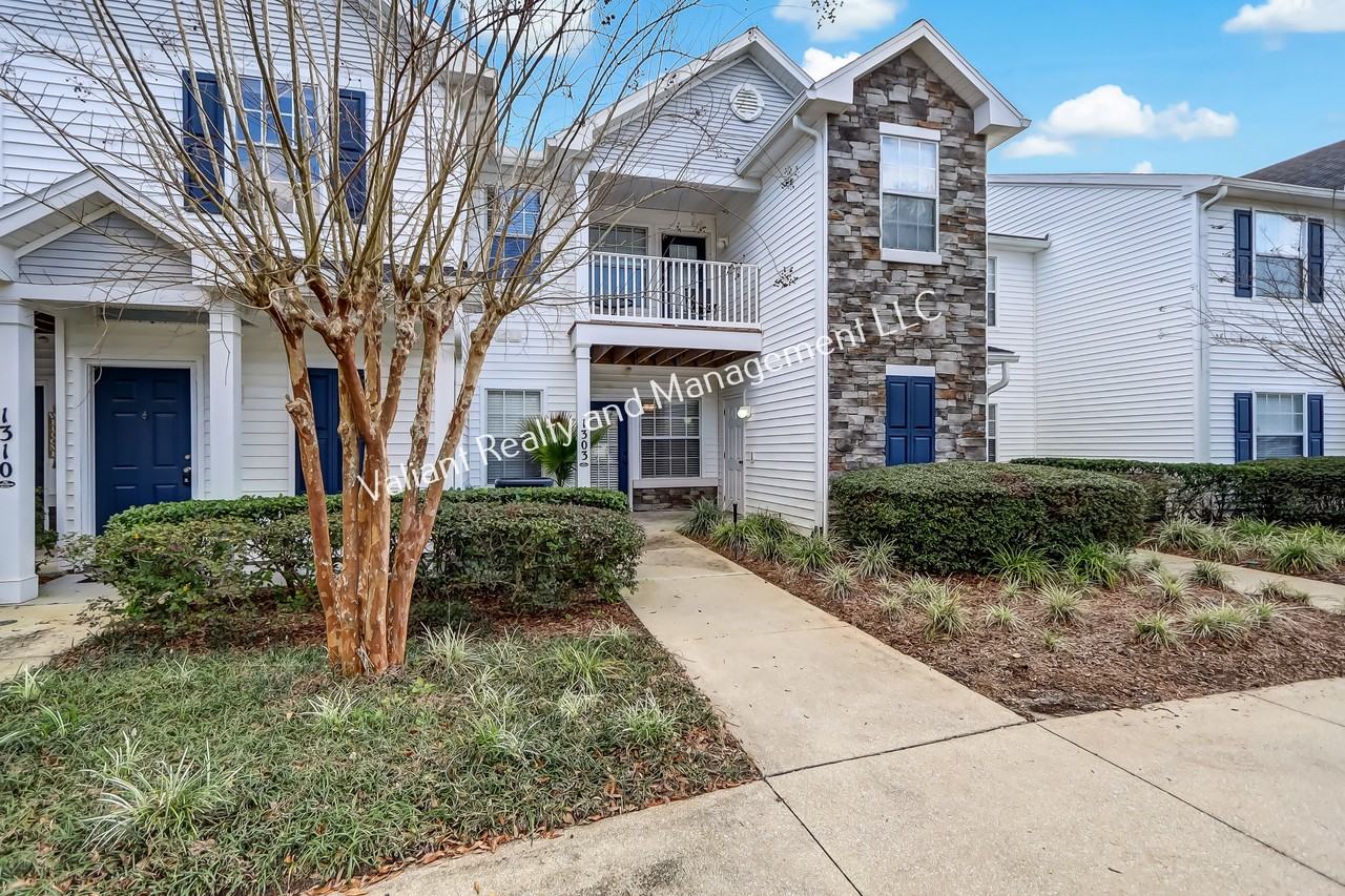 575 Oakleaf Plantation Parkway - 1Unit 1303 #1 - Photo 3 of 26