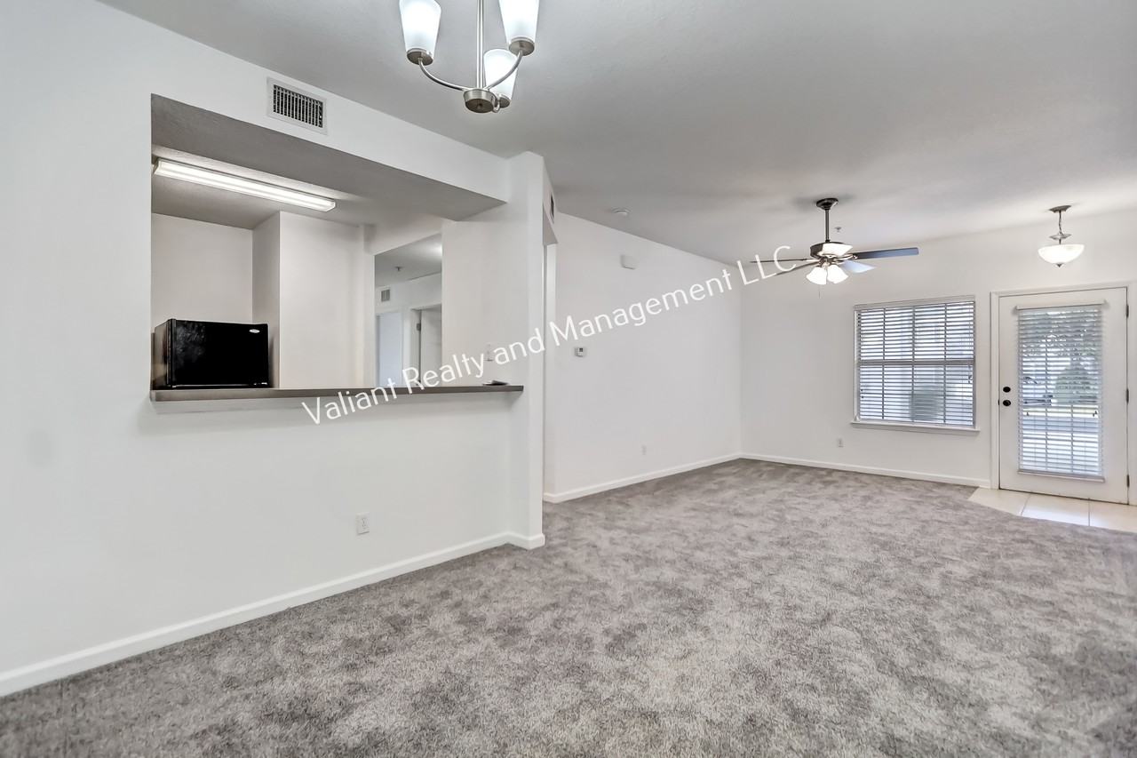 575 Oakleaf Plantation Parkway - 1Unit 1303 #1 - Photo 7 of 26