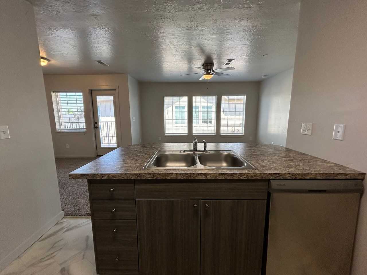 4815 Continental Ln - Photo 3 of 15