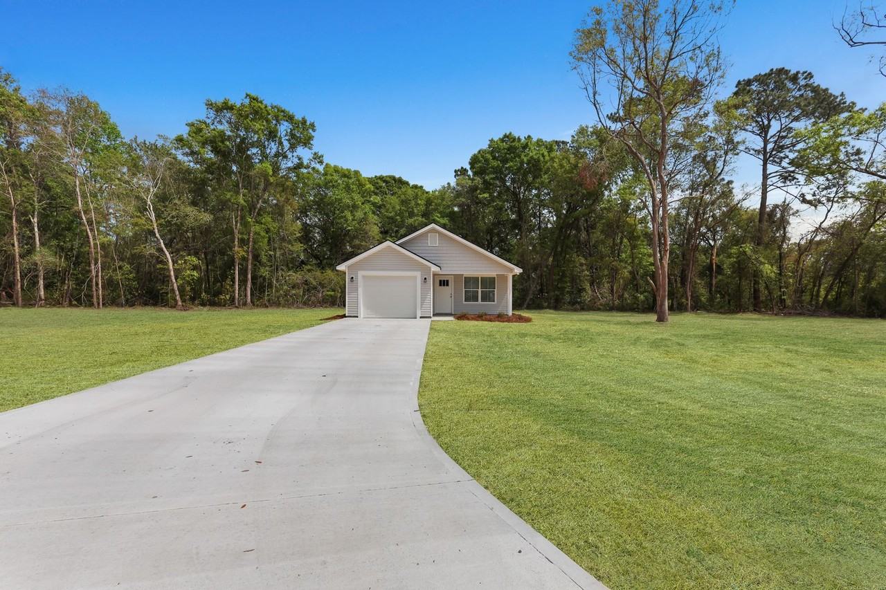 151 Arabian Ln - Photo 2 of 15