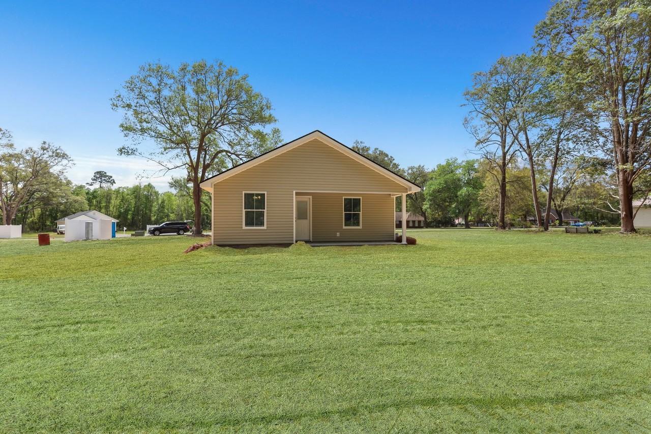 151 Arabian Ln - Photo 3 of 15