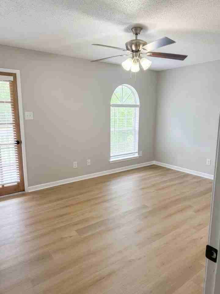 7411 Wigfield Rd - Photo 2 of 19