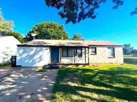 featured image of 2329 Mustang St