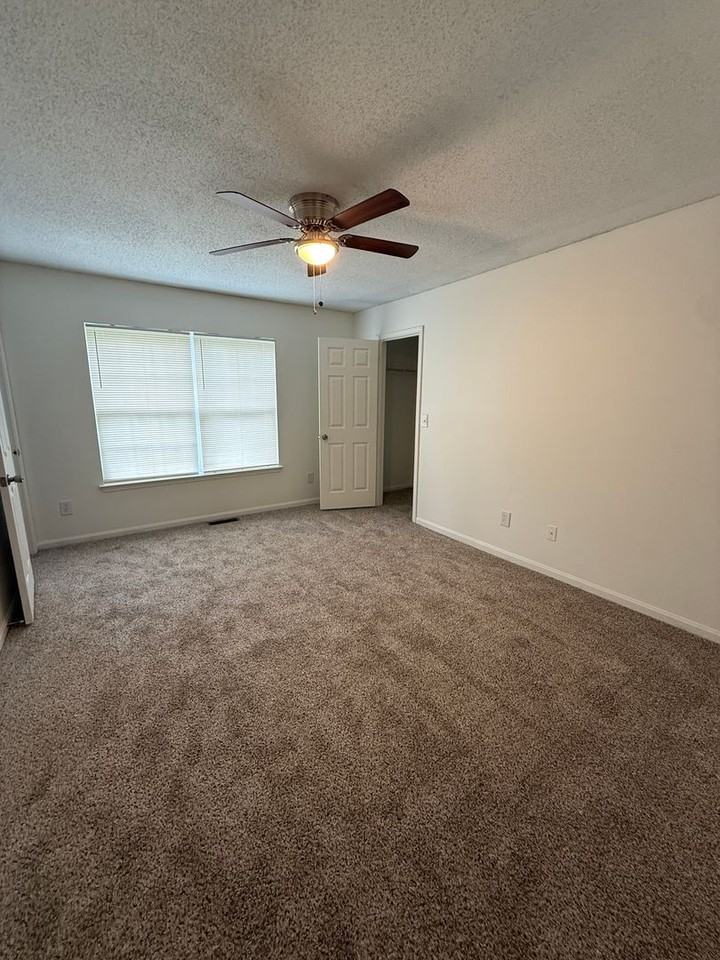 Hillsdale Place - Photo 7 of 23