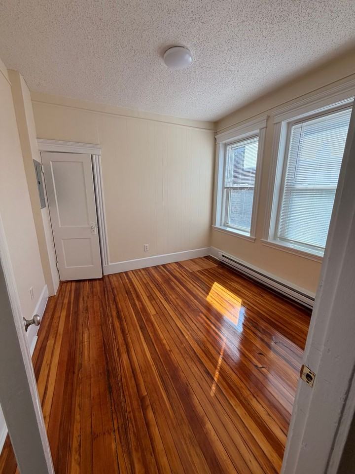 885 Huntington Ave - Photo 2 of 10