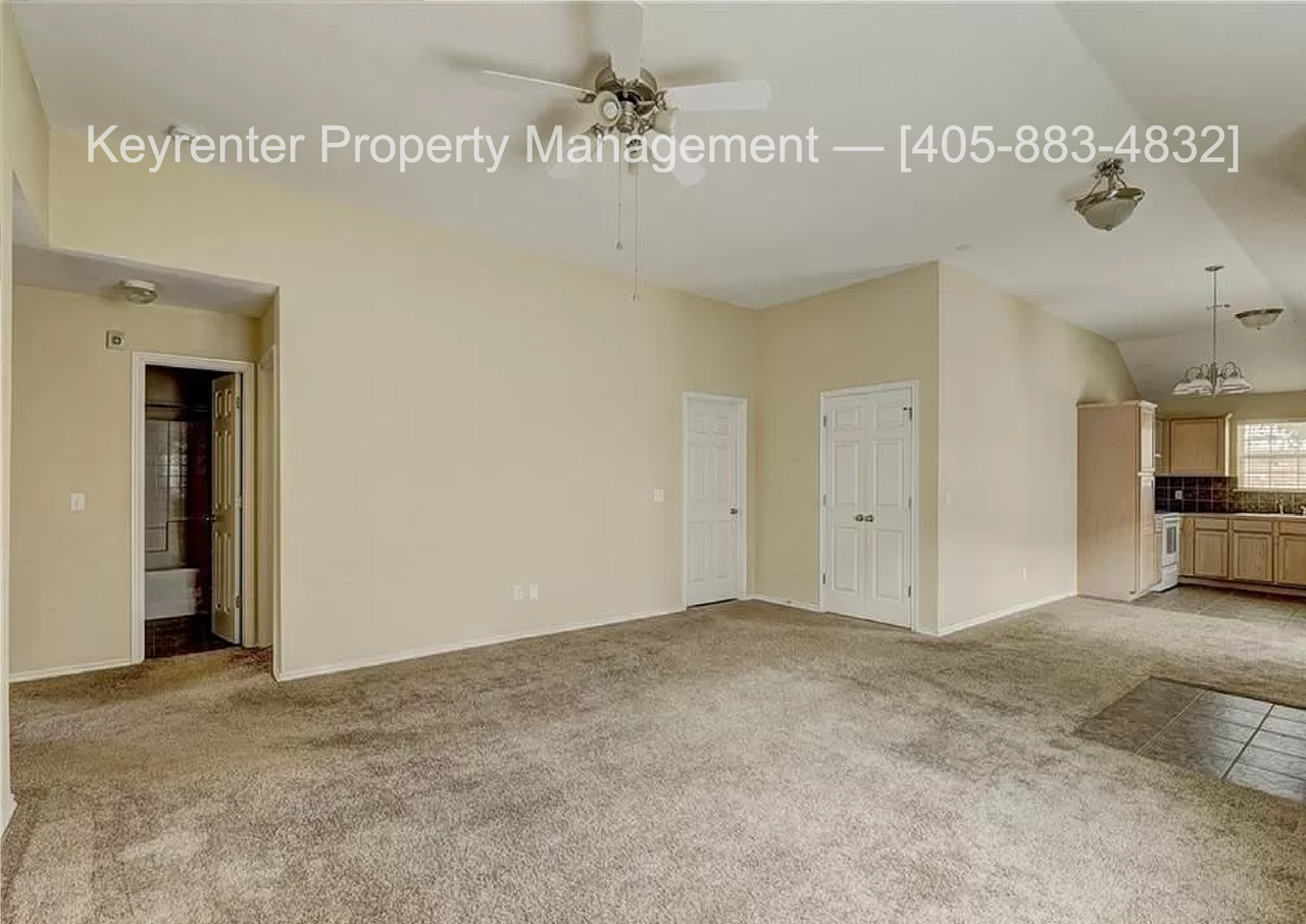 12328 Sw 5th St - Photo 3 of 35