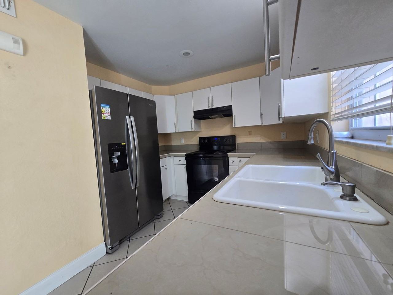 6108 Tuscony Cir - Photo 3 of 12