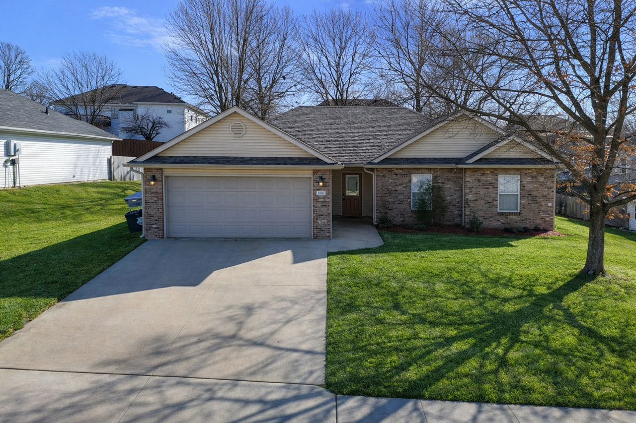 2604 Misty Wood Ct - Photo 2 of 29