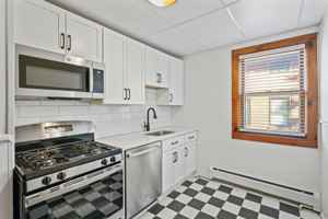 featured image of 33 Franklin St