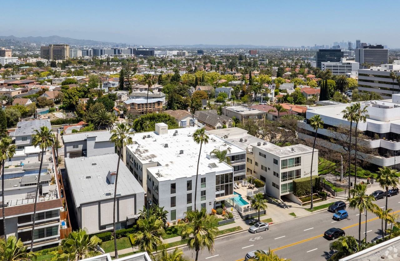 170 North Crescent Street - Photo 5 of 6