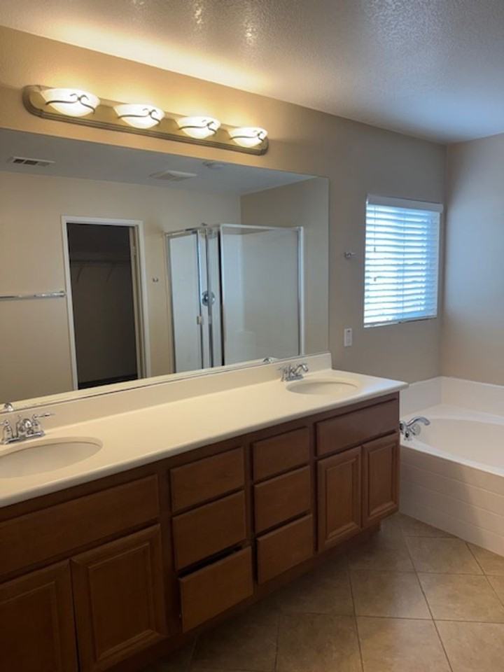 1577 Leland St - Photo 7 of 18