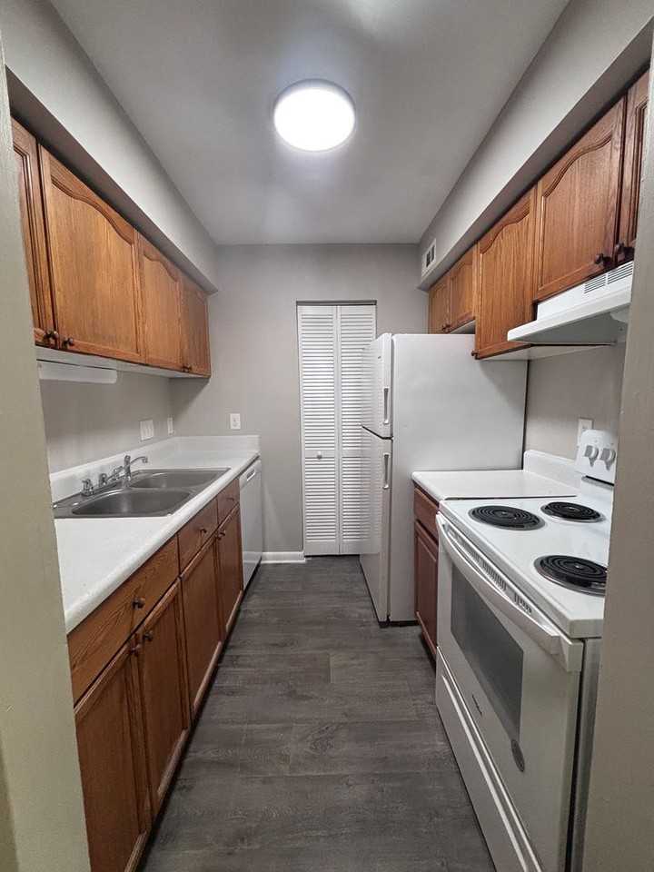 405 Orchard Trace Ln #4 - Photo 6 of 13