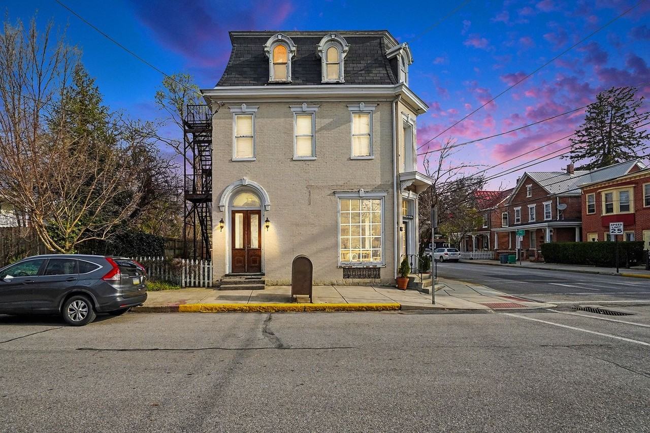 175 E Louther St - Photo 3 of 21