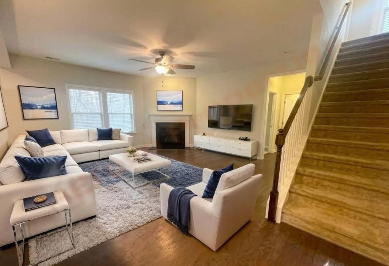 288 Heathwood Dr - Photo 4 of 37