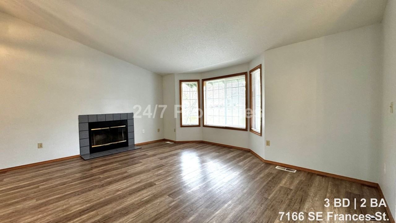 7166 Se Frances St - Photo 2 of 16
