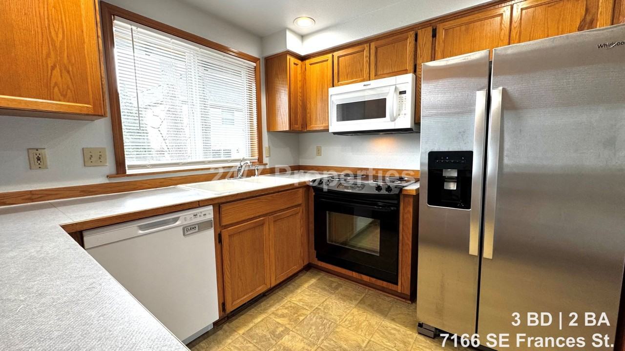 7166 Se Frances St - Photo 4 of 16