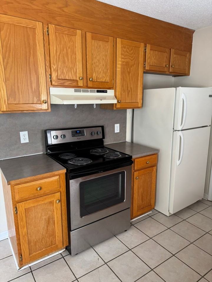 1726 18th Ave Ne - Photo 3 of 20