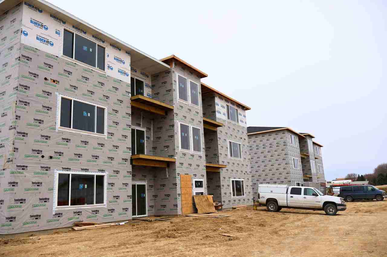 Salem Ridge Apartments - Photo 2 of 24