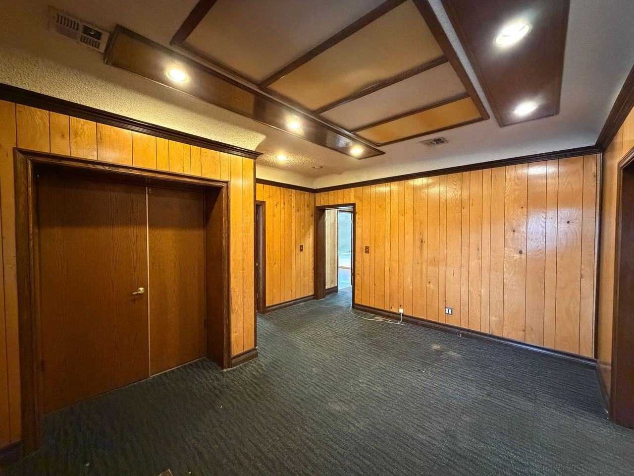 4443 Maine Ave - Photo 3 of 23