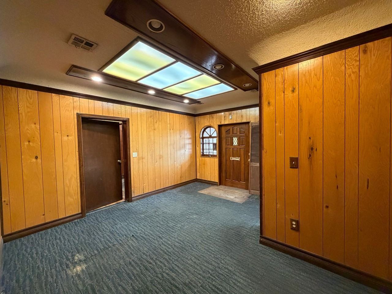 4443 Maine Ave - Photo 4 of 23