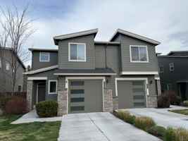 featured image of 736 Ne Vail Ln