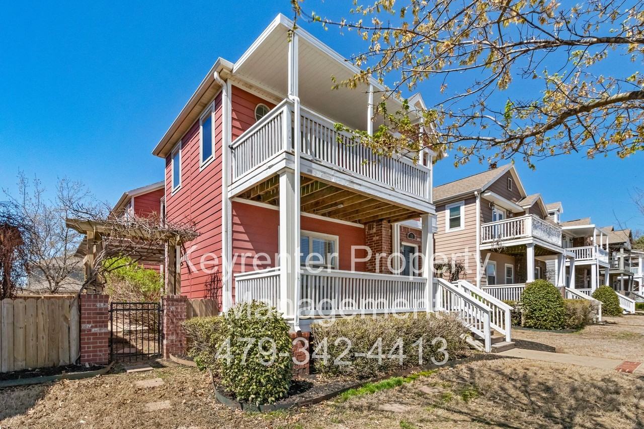 713 N Rupple Rd - Photo 3 of 30