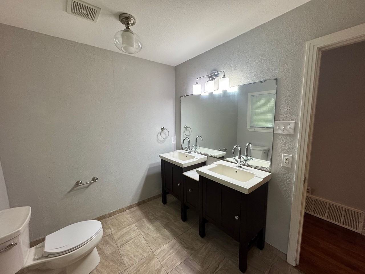 2225 N 51st St - Photo 5 of 14