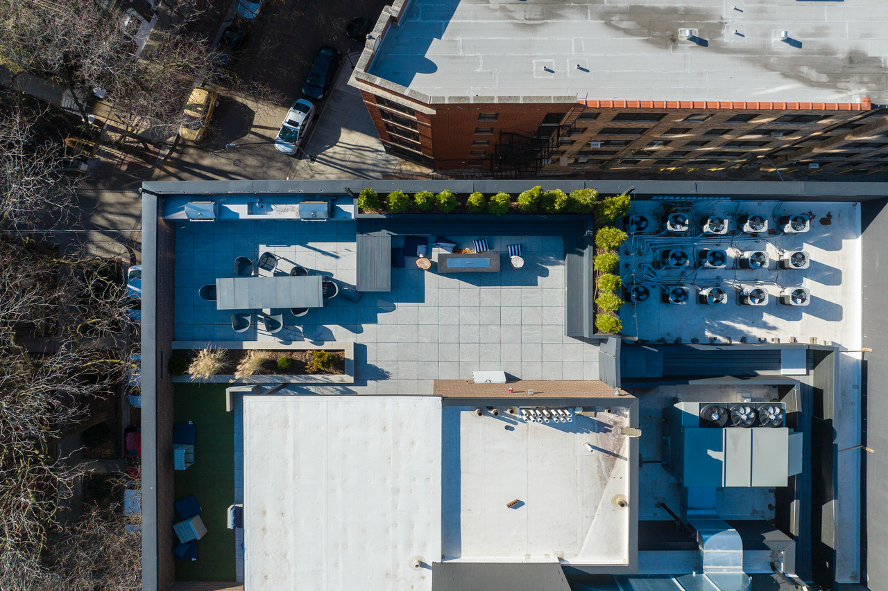 516 Arlington Place - Photo 3 of 12