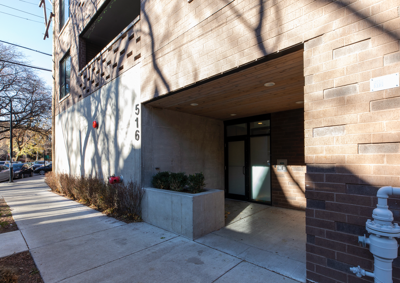 516 Arlington Place - Photo 6 of 49