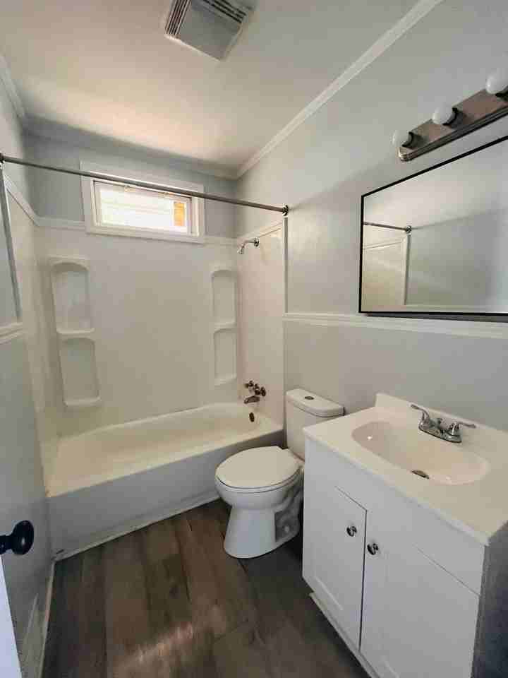 1025 W Academy St - Photo 5 of 6