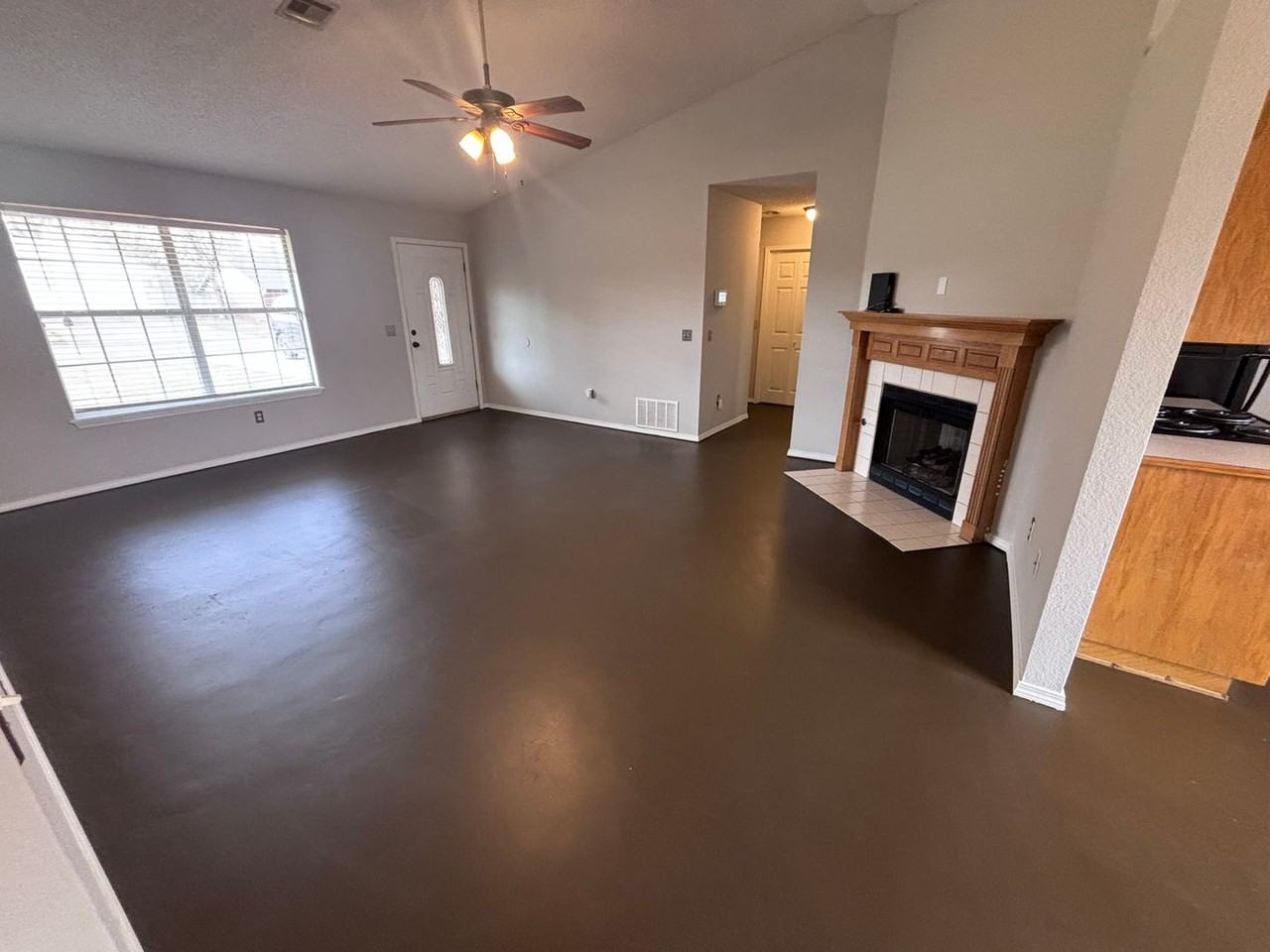 4246 W Patrick St - Photo 4 of 15