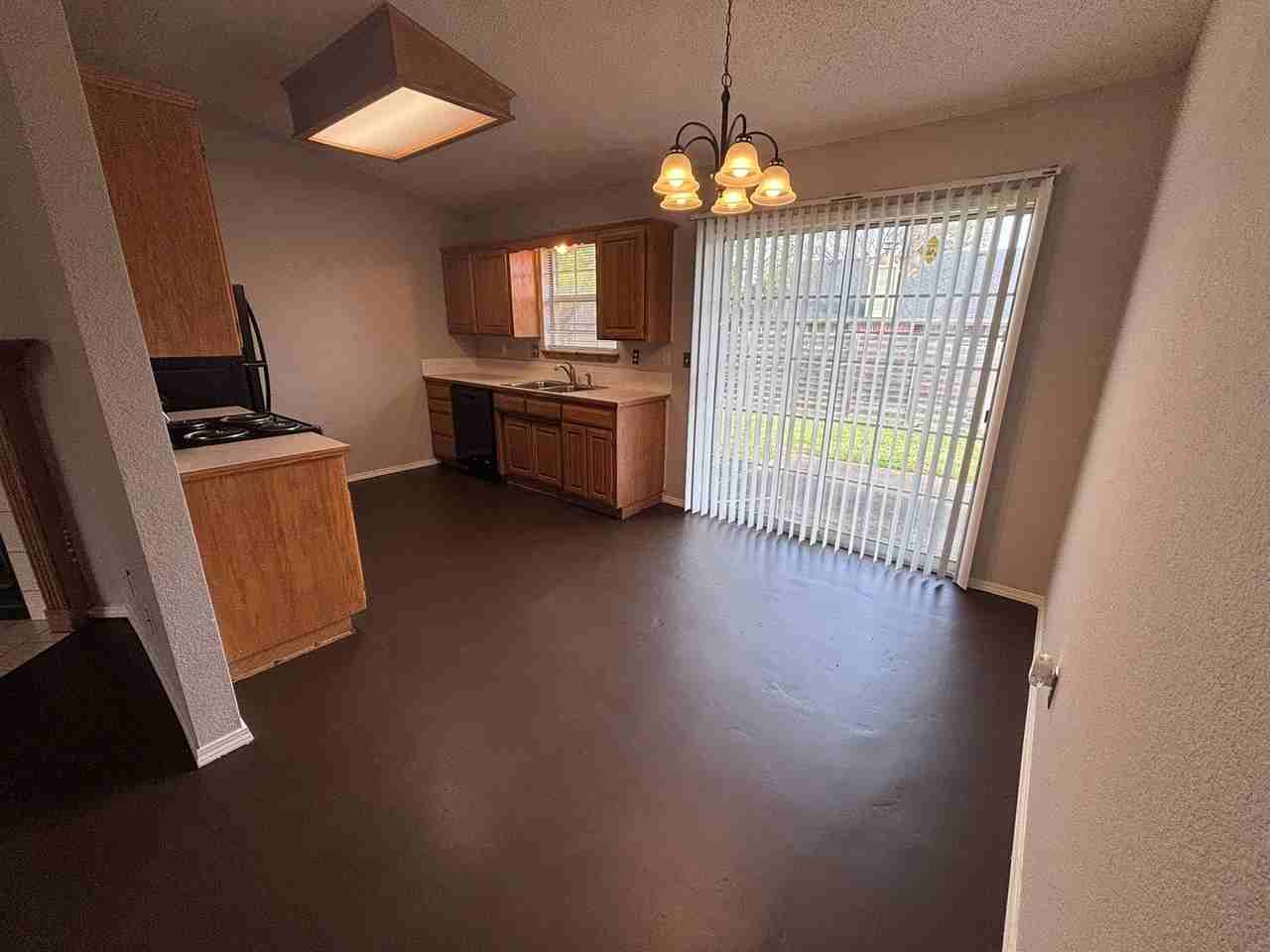 4246 W Patrick St - Photo 5 of 15