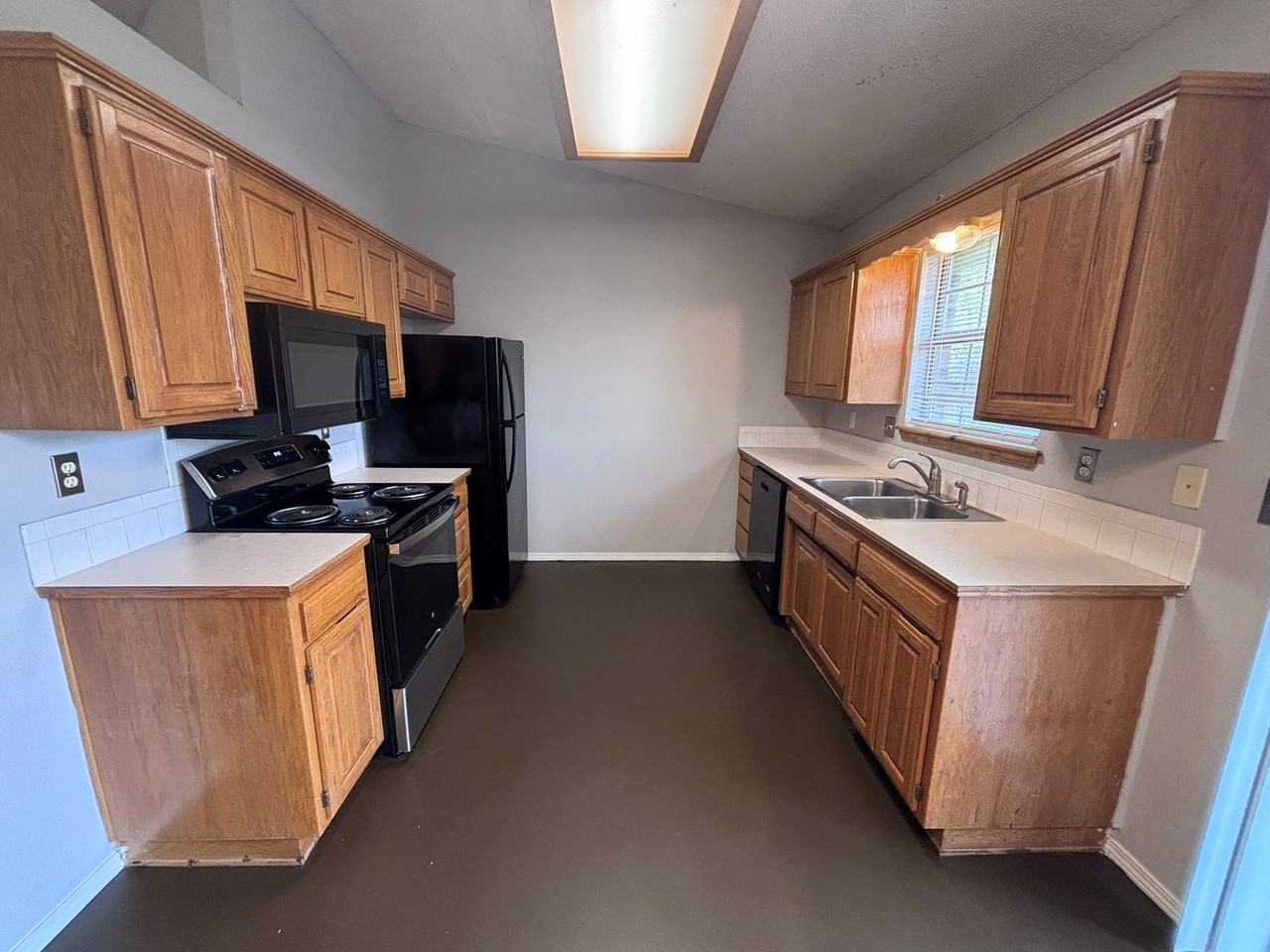 4246 W Patrick St - Photo 6 of 15