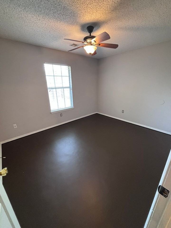 4246 W Patrick St - Photo 7 of 15