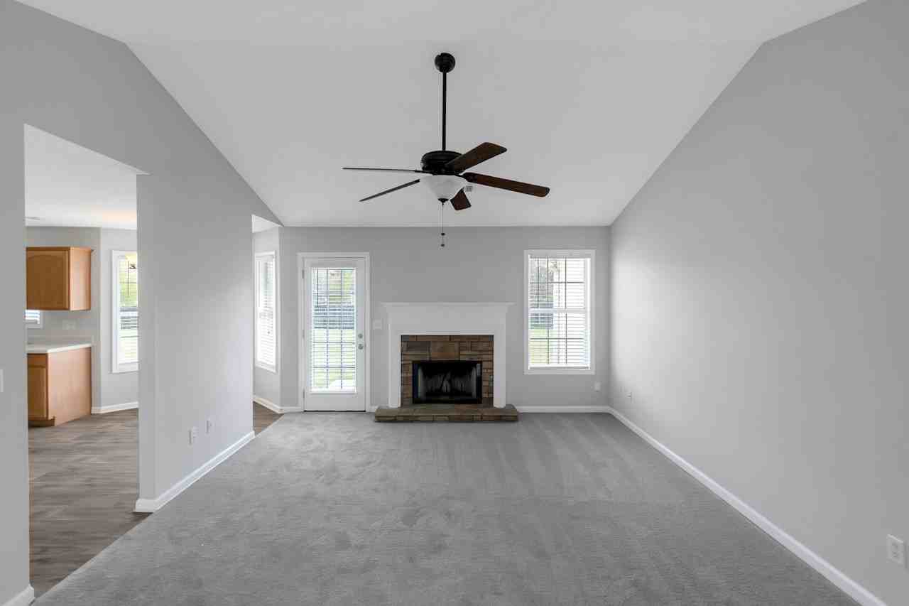106 Meghan Pl - Photo 2 of 16